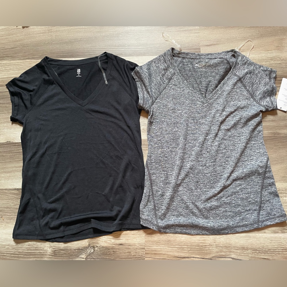 NWT - Ideology size small tshirts